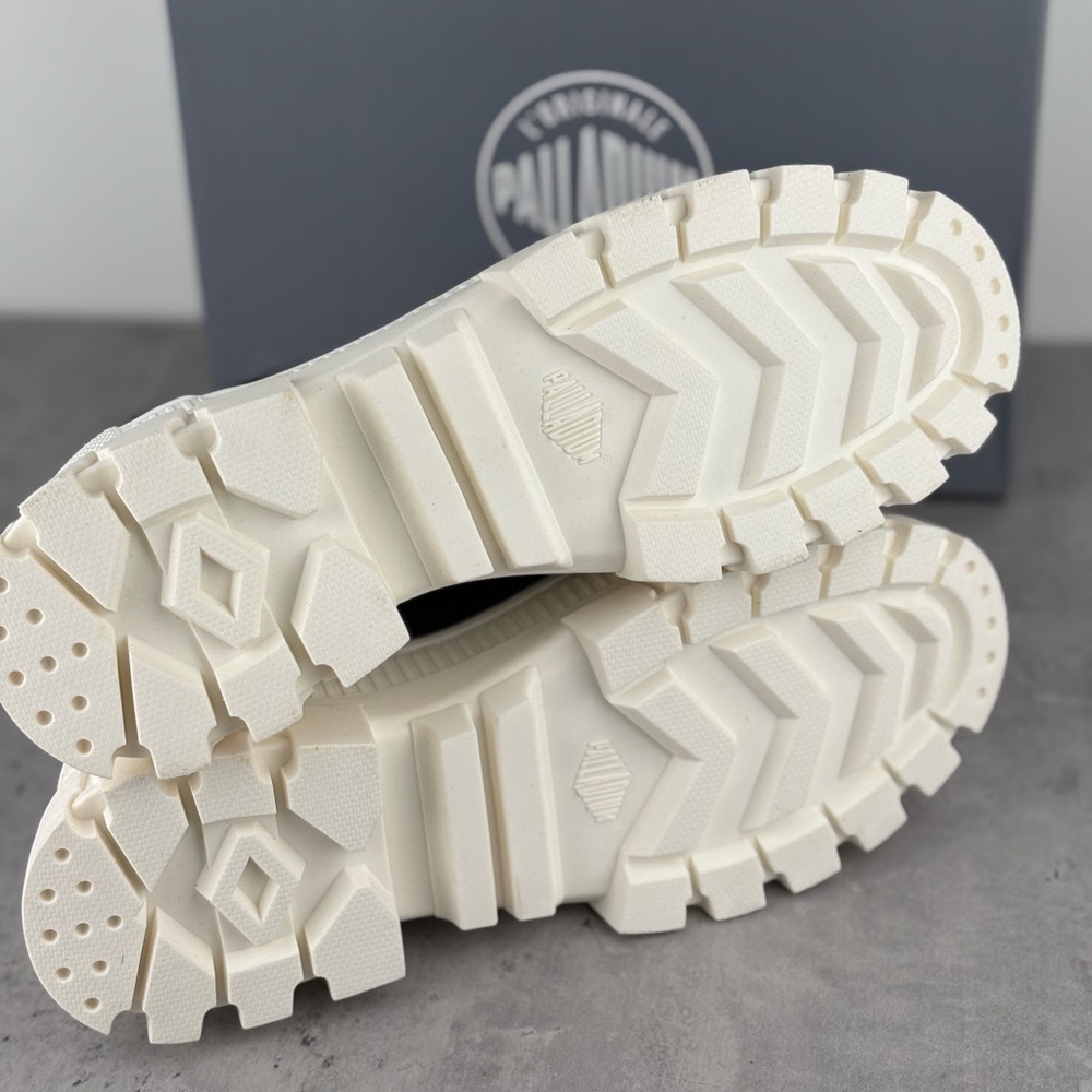 Palladium Revolt Lo Tx Platform Boots 97243-016-M Black White Womens Sz 6.5 New - Picture 3 of 4